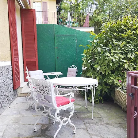 公寓 Con Camino E Terrazza 瓦雷泽
